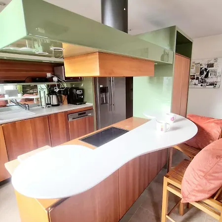 Apartment Urban 1br Flat Near The Train Station-gar68